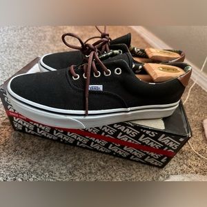Vans Era size 10.